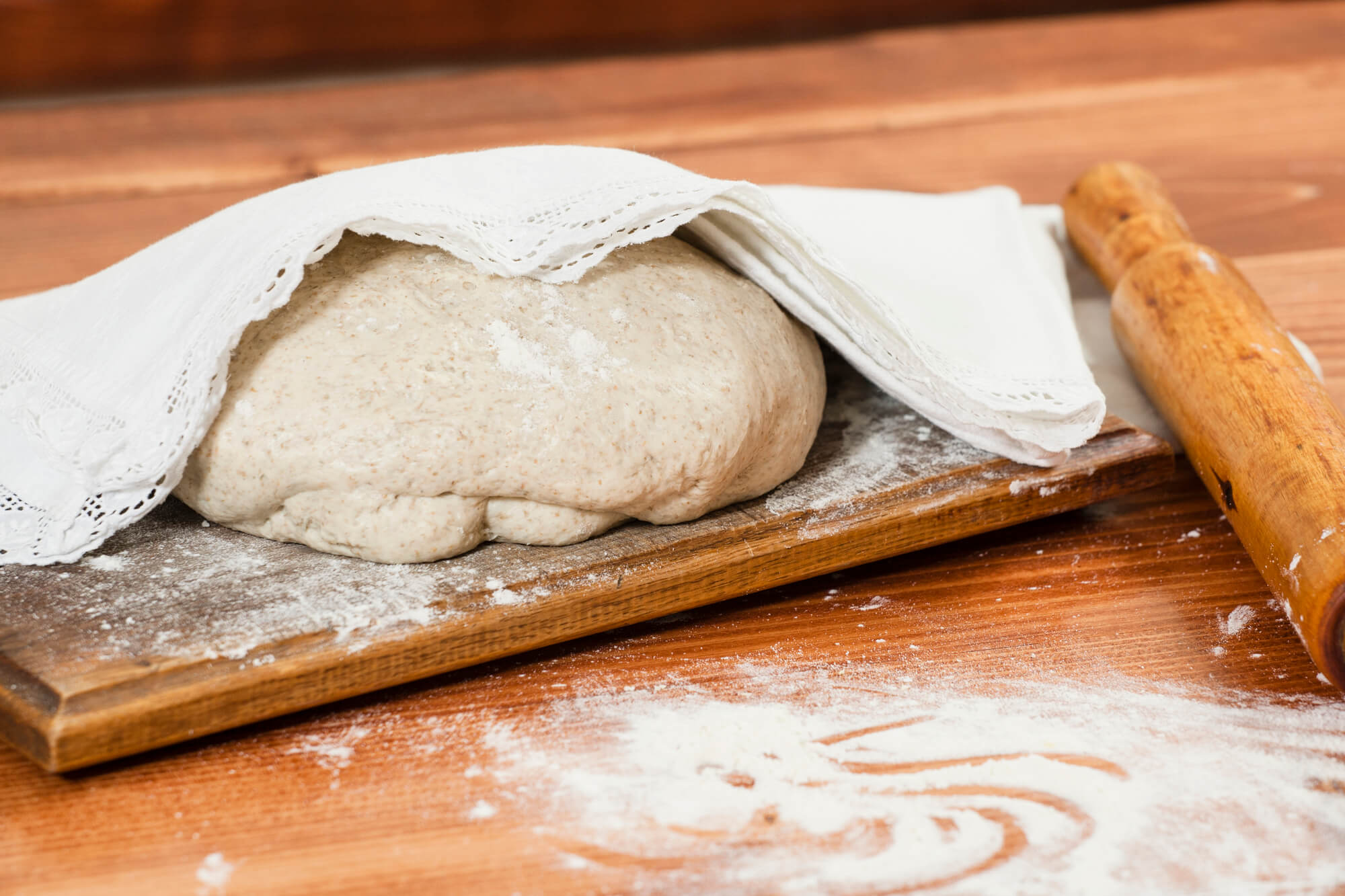 Блюда накрытые тестом. Накрываем тесто. Хлебное дрожжевое тесто. Тесто для чиабатты. Постное тесто.