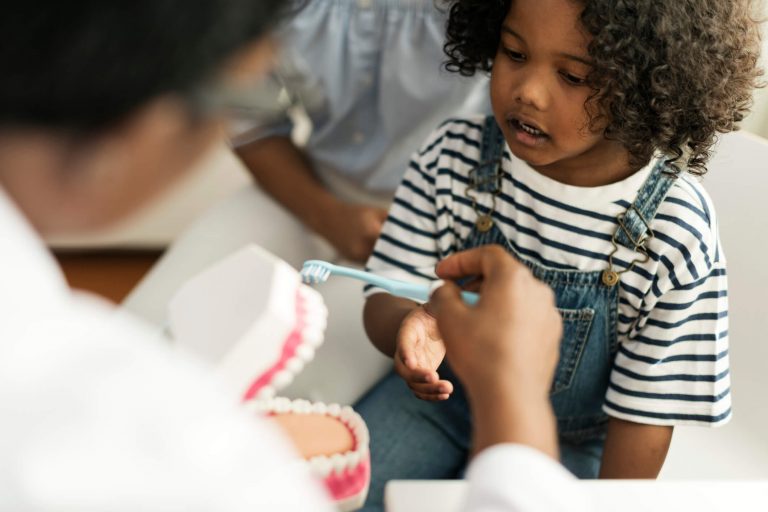 Afinal Quando Deve Ser A Primeira Consulta Ao Dentista Da Criança Qualimplan 9753